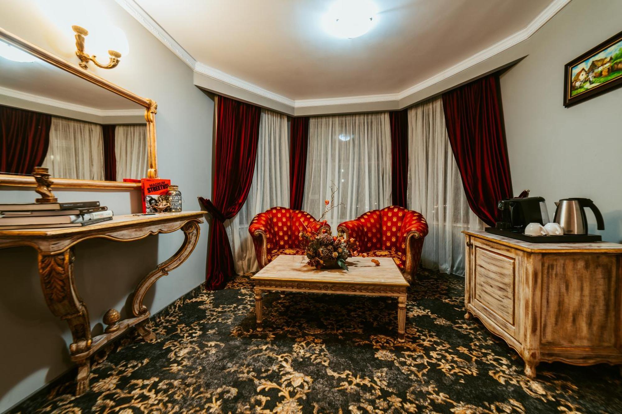 Sungarden Golf & Spa Resort Baciu  Exterior foto A room at the hotel