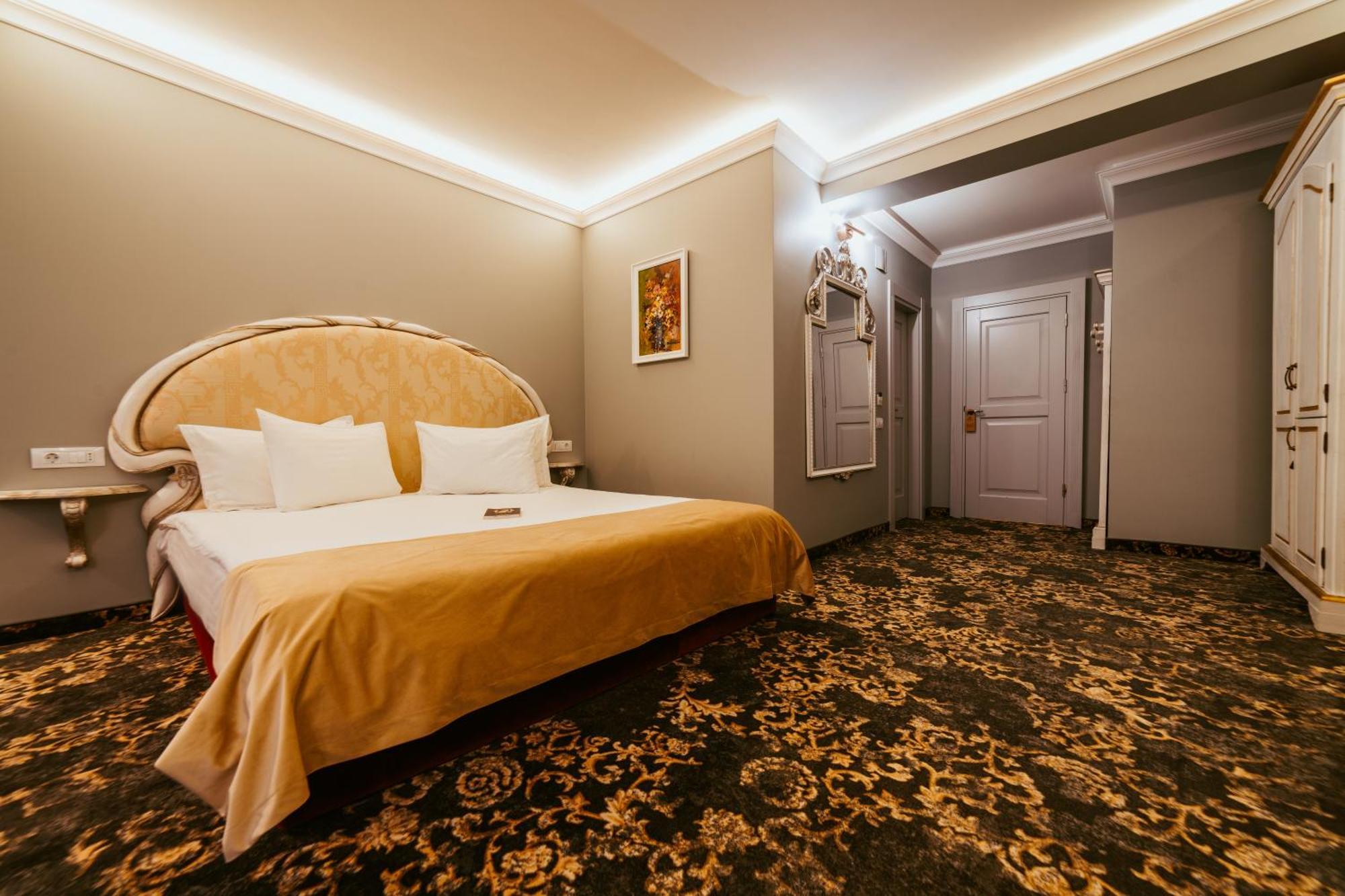 Sungarden Golf & Spa Resort Baciu  Exterior foto A room at the hotel