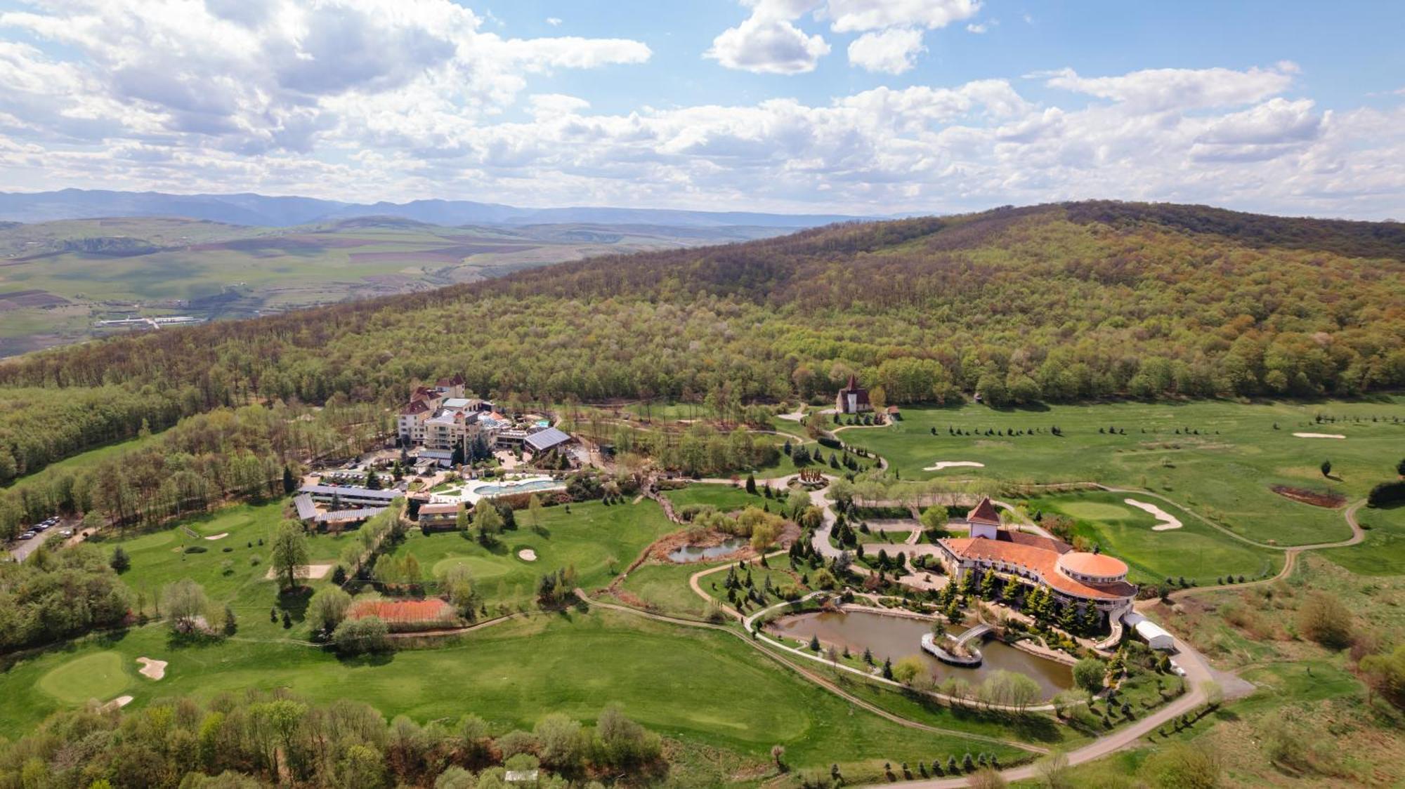 Sungarden Golf & Spa Resort Baciu  Exterior foto
