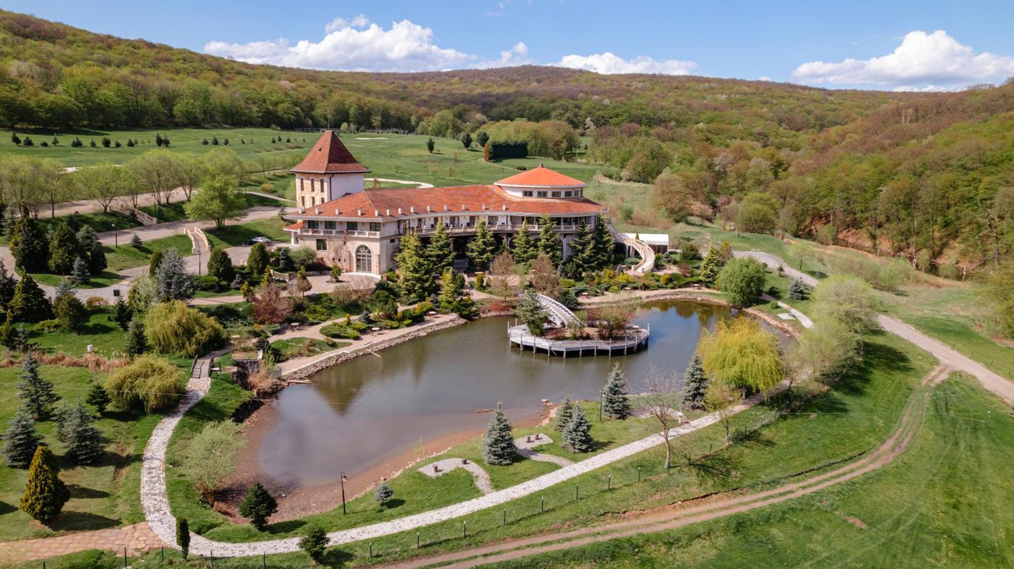 Sungarden Golf & Spa Resort Baciu  Exterior foto