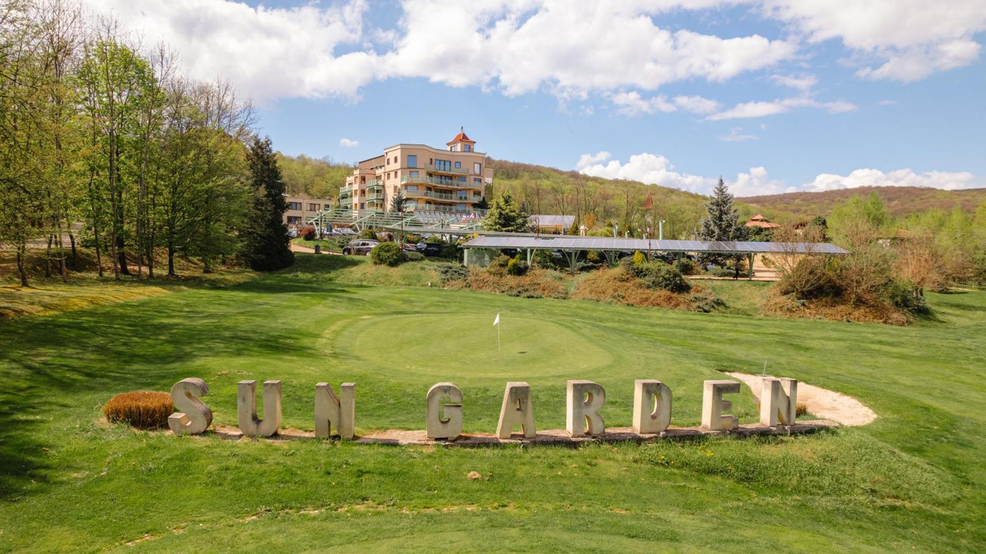 Sungarden Golf & Spa Resort Baciu  Exterior foto