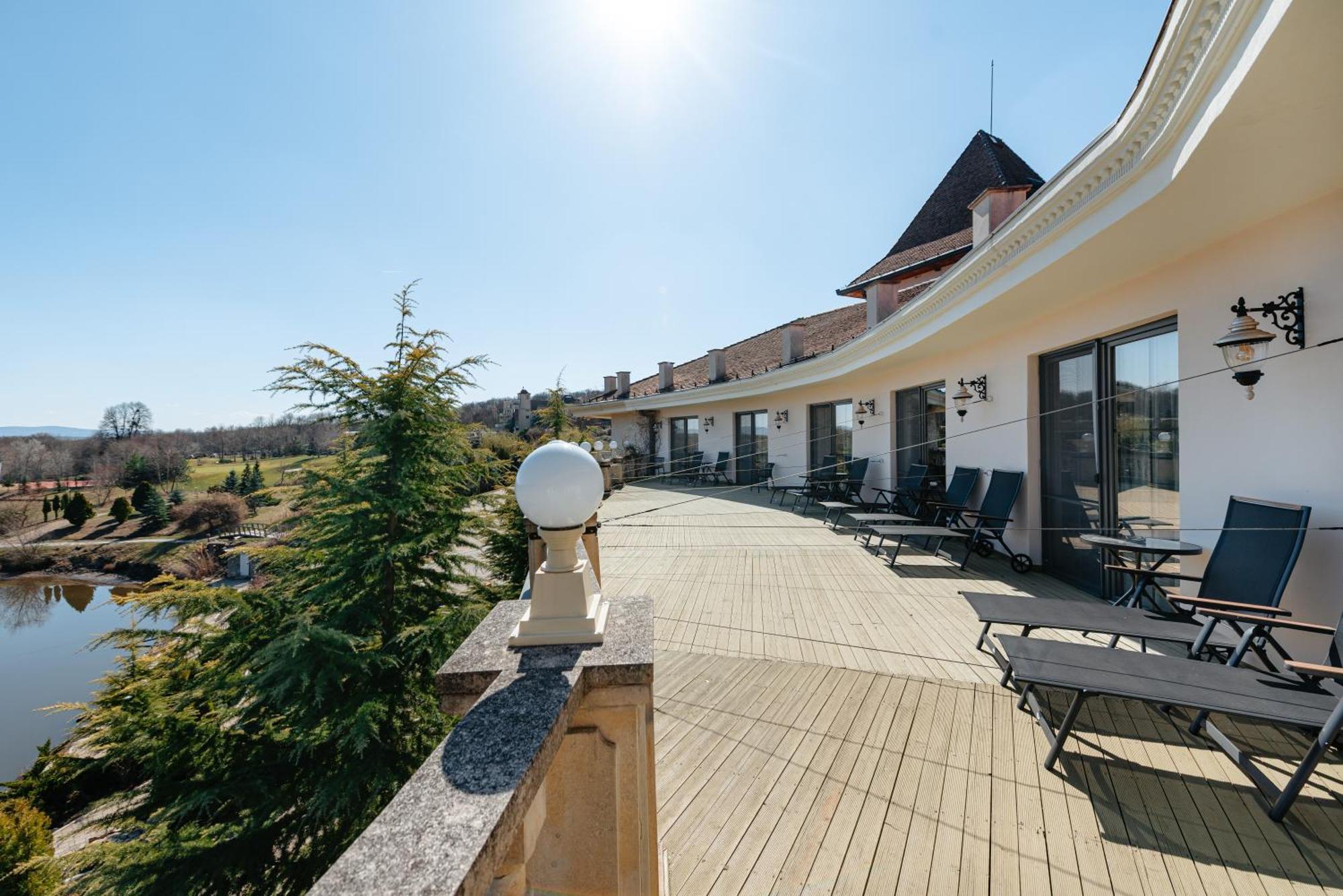 Sungarden Golf & Spa Resort Baciu  Exterior foto